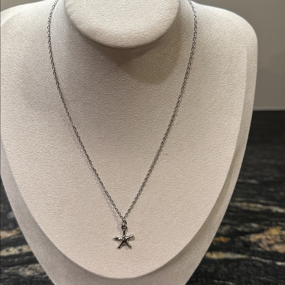 Harriet Ave Jewels Silver Starfish Necklace - Picture 2 of 4
